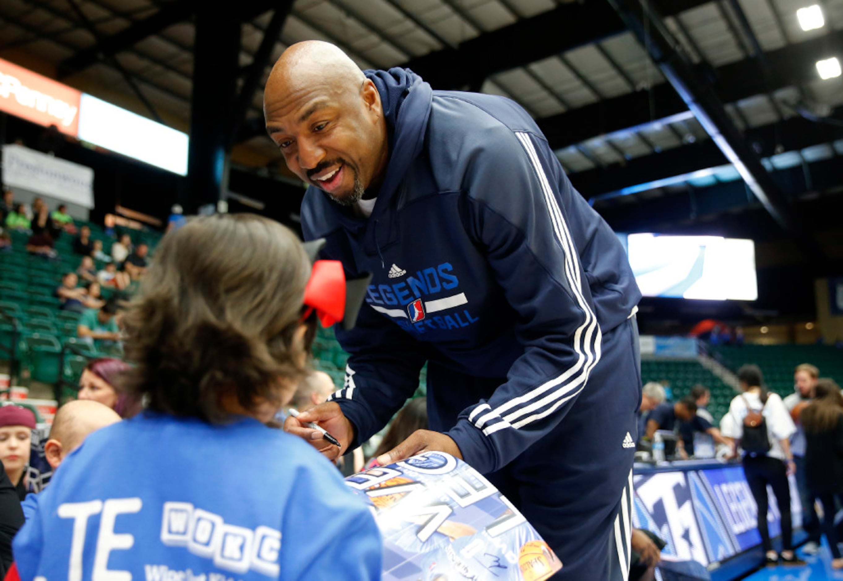 How Vin Baker Went From NBA Player To Starbucks Apron And Still Recovered  After Losing Millions