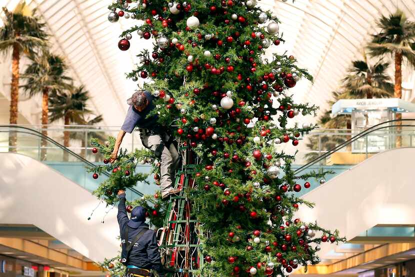 El árbol de Navidad del Gallería es el más alto del país y una de las tradiciones de este...