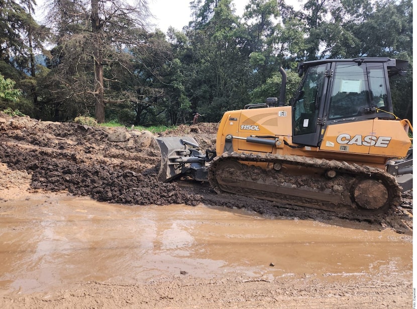 Los decesos por el desgajamiento de un cerro en la comunidad de San Luis Ayucan, Municipio...