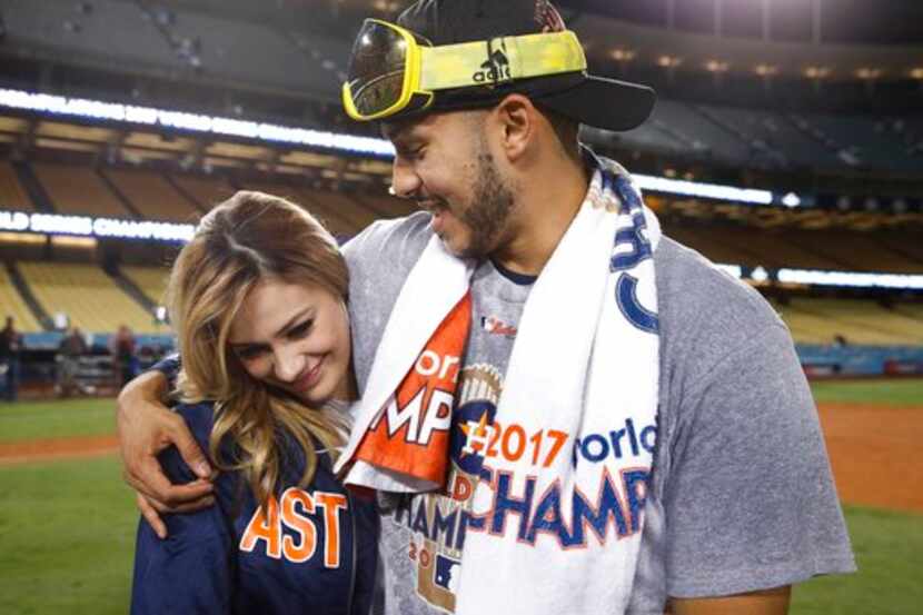 Daniella Rodriguez y  Carlos Correa de los Astros de Houston se comprometieron tras el...