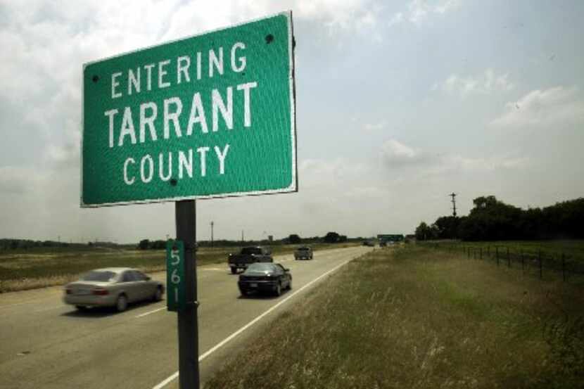 ORG XMIT: *S0412825504* A sign along  State Highway 170  in Westlake informs motorist they...