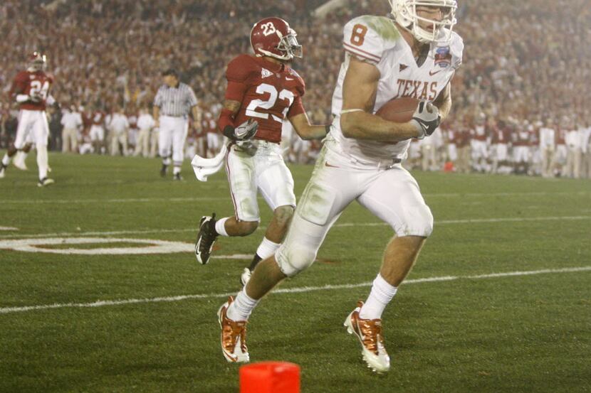 01/07/10 --  20000176I  --  Alabama defensive back Robby Green (23) watches as Texas wide...