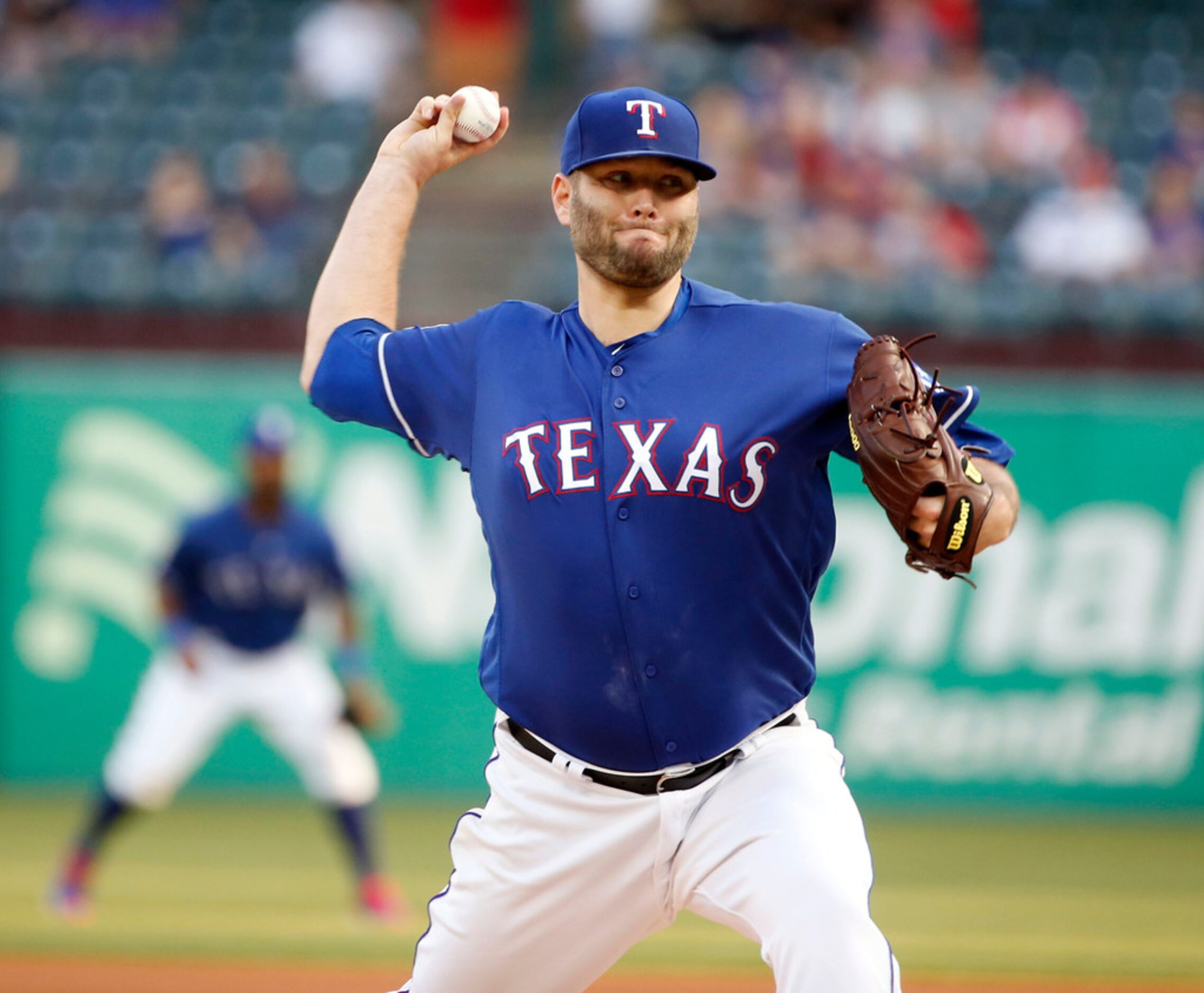 Texas Rangers starting pitcher Lance Lynn (35) throws against the Los Angeles Angels during...