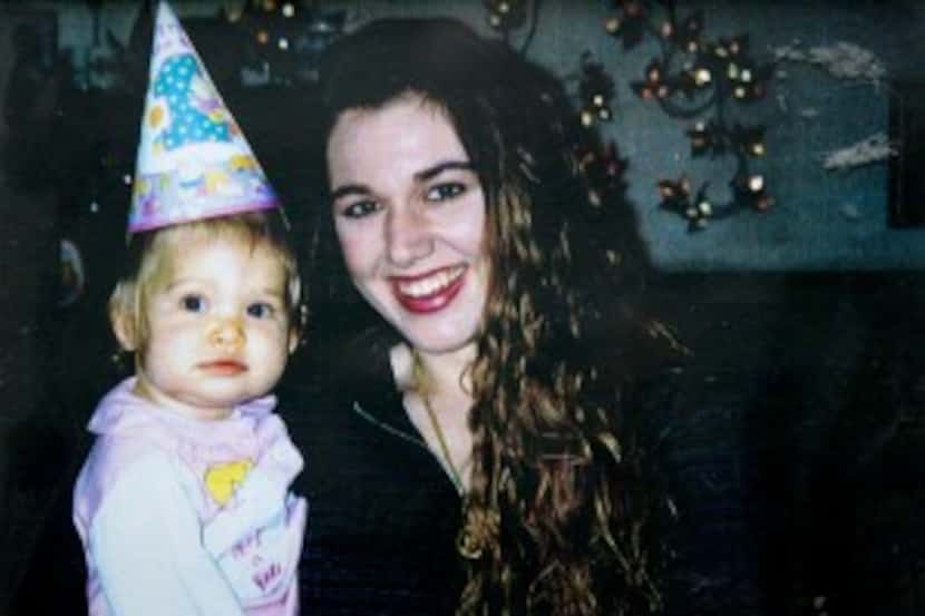  A December 1996 photograph of Kelli Cox and her 1-year-old daughter, Alexis Bynum. (Bynum...