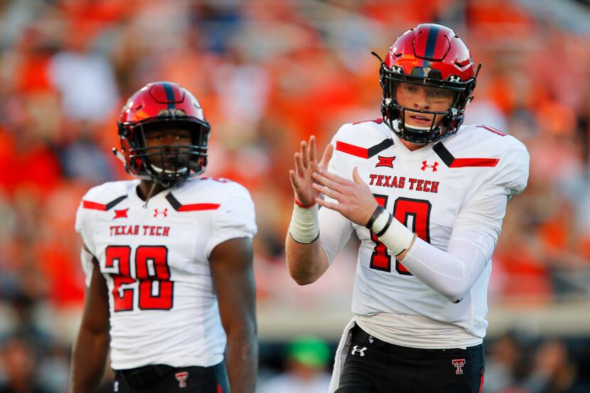 STILLWATER, OK - SEPTEMBER 22:  Quarterback Alan Bowman #10 of the Texas Tech Red Raiders...