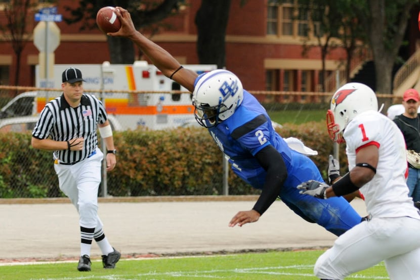 Action shot of Cam Newton when he played for Blinn College.