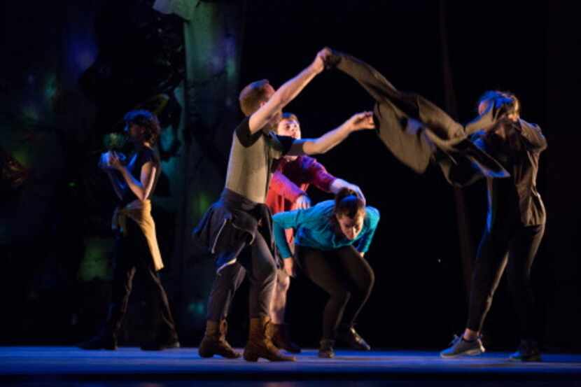 Estudiantes de SMU presentan obra de danza contemporánea con la música de “El pájaro de...