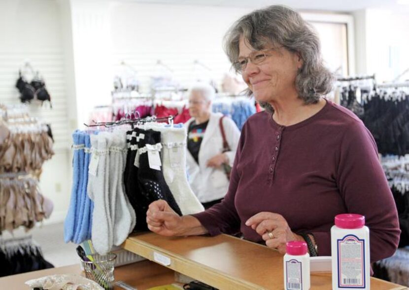 
Debby Summers, a 20-year customer, drove from Mesquite earlier this month to make a last...