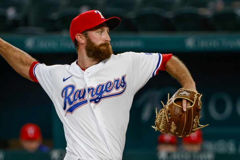 Texas Rangers relief pitcher Spencer Patton pitches during the top of the ninth inning at...