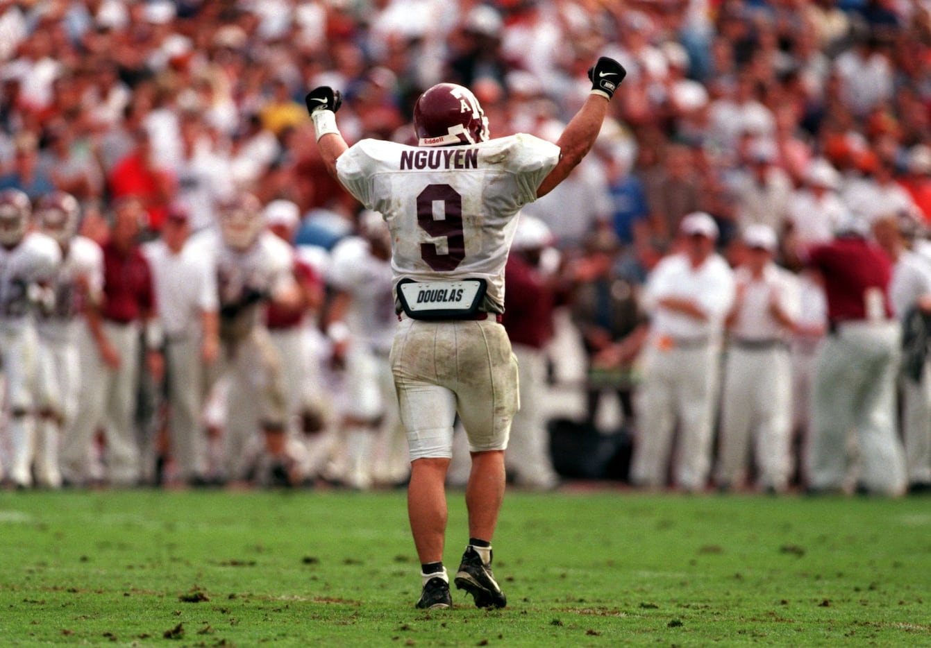 Former Texas A&M linebacker Dat Nguyen to be inducted into