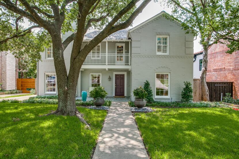 Take a look at the home at 6948 Lakeshore Drive in Dallas.
