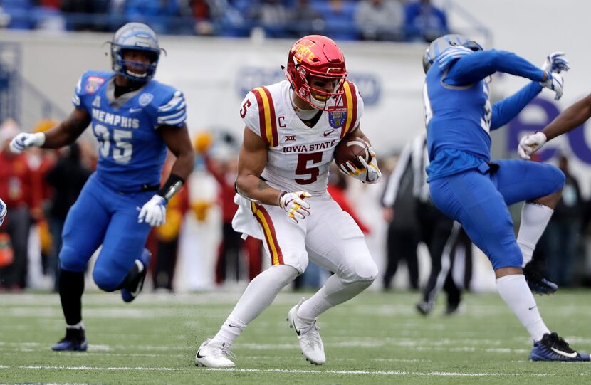 Iowa State wide receiver Allen Lazard (5) runs the ball after making a reception against...