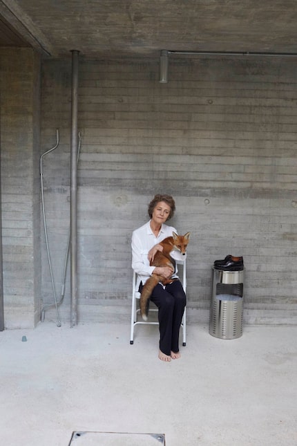 Charlotte Rampling, a Fox, and a Plate No.15, Latimer Road, London 2016. ©Juergen Teller. ...