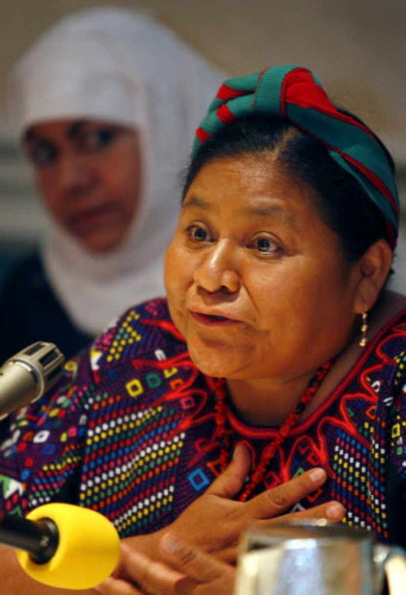 Rigoberta Menchu Tum, beneficiaria del premio Nobel de la paz en 1992 habla durante una...