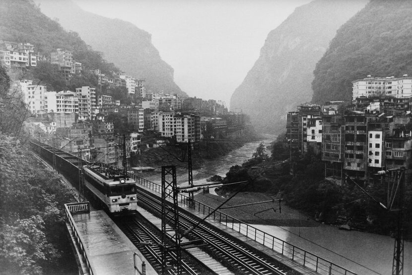 The Neijiang Kunming Railroad Extending Through the County Town Underground, Yanjin, 2007