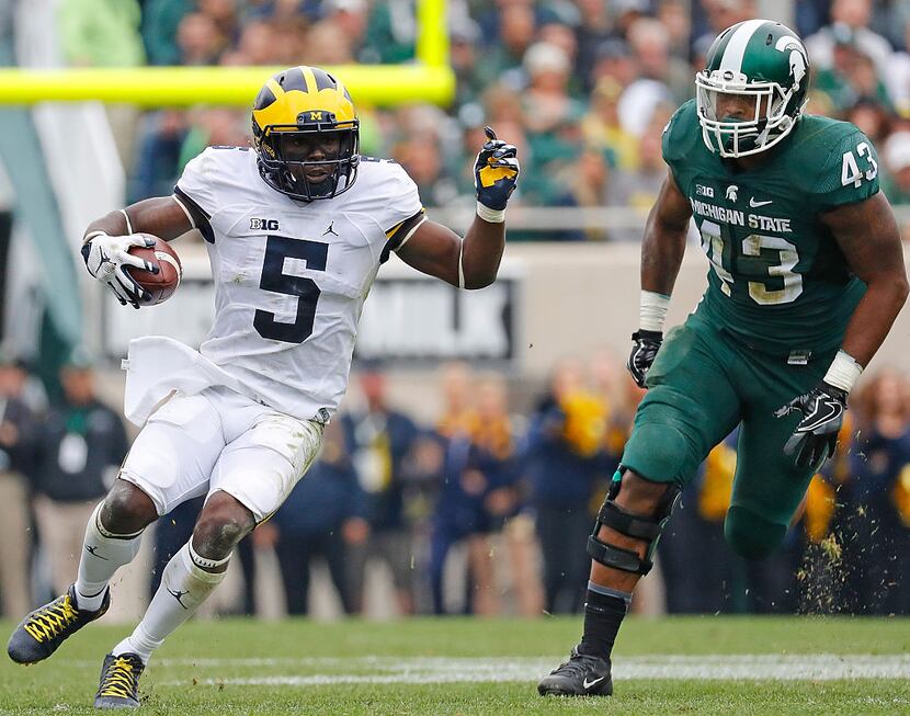 EAST LANSING, MI - OCTOBER 29: Jabrill Peppers #5 of the Michigan Wolverines runs for a...