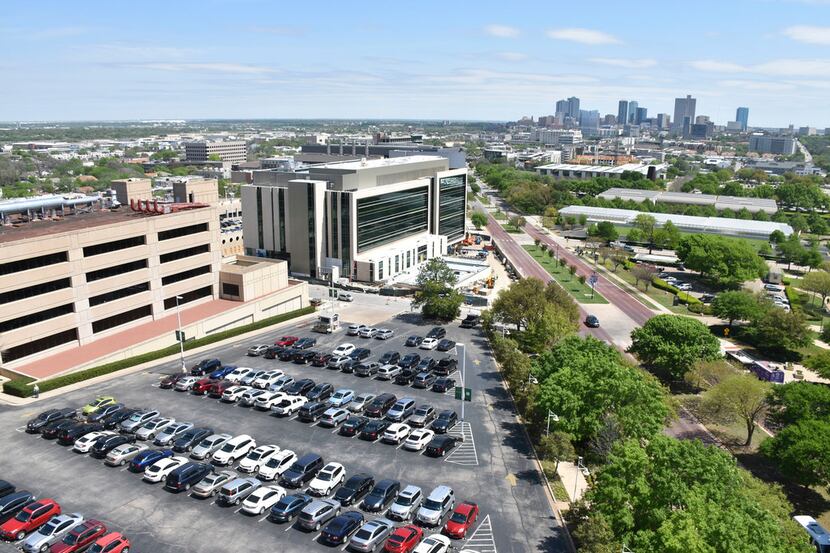 Fort Worth's new medical school will offer free tuition for the first year, and donations...