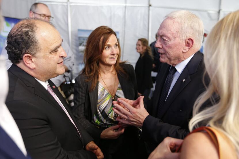 Dallas Cowboys owner Jerry Jones talks to Dee Lincoln of  Dee Lincoln Prime and Frisco Mayor...