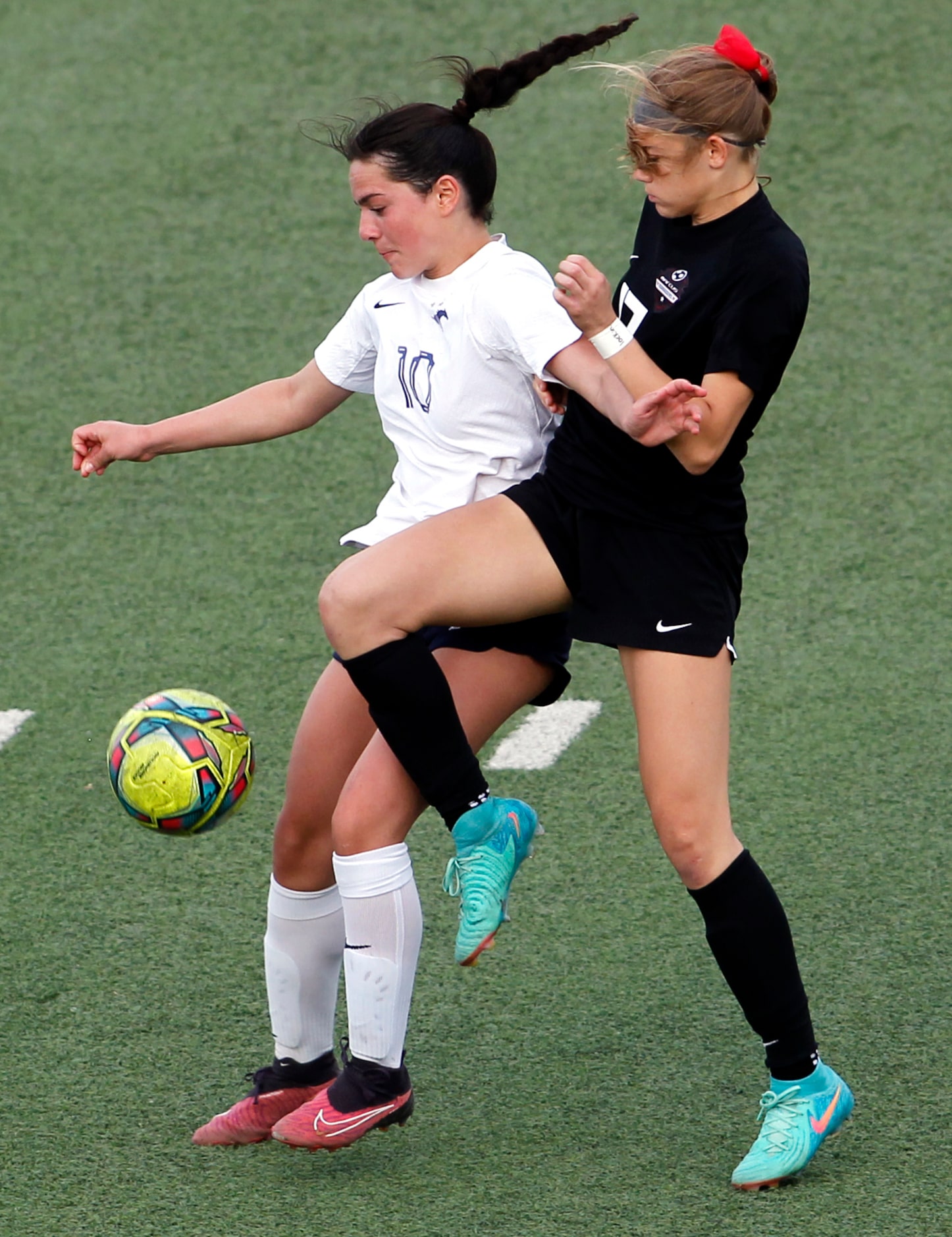 Richardson JJ Pearce forward Cata Rodriguez (10), left, is challenged by Flower Mound Marcus...