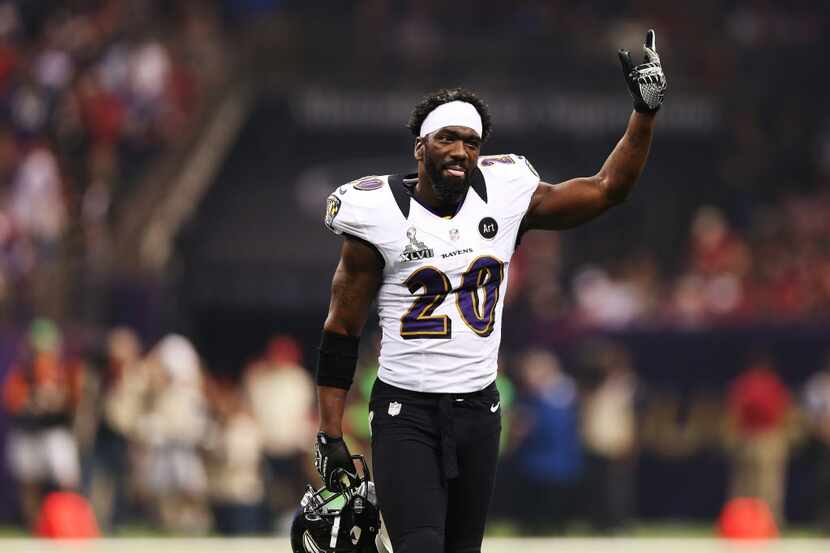 NEW ORLEANS, LA - FEBRUARY 03:  Ed Reed #20 of the Baltimore Ravens gestures on the field in...