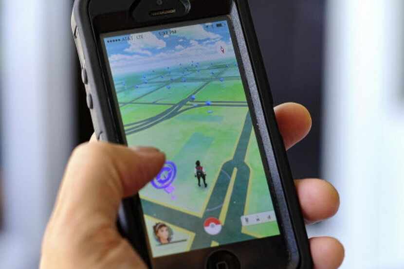 Pokemon Go lleva a los usuarios a lugares reales a buscar criaturas virtuales para un...