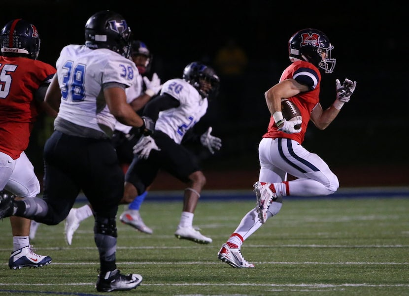 McKinney Boyd wide receiver Brandon Bowling (2) runs for a touchdown after making a...