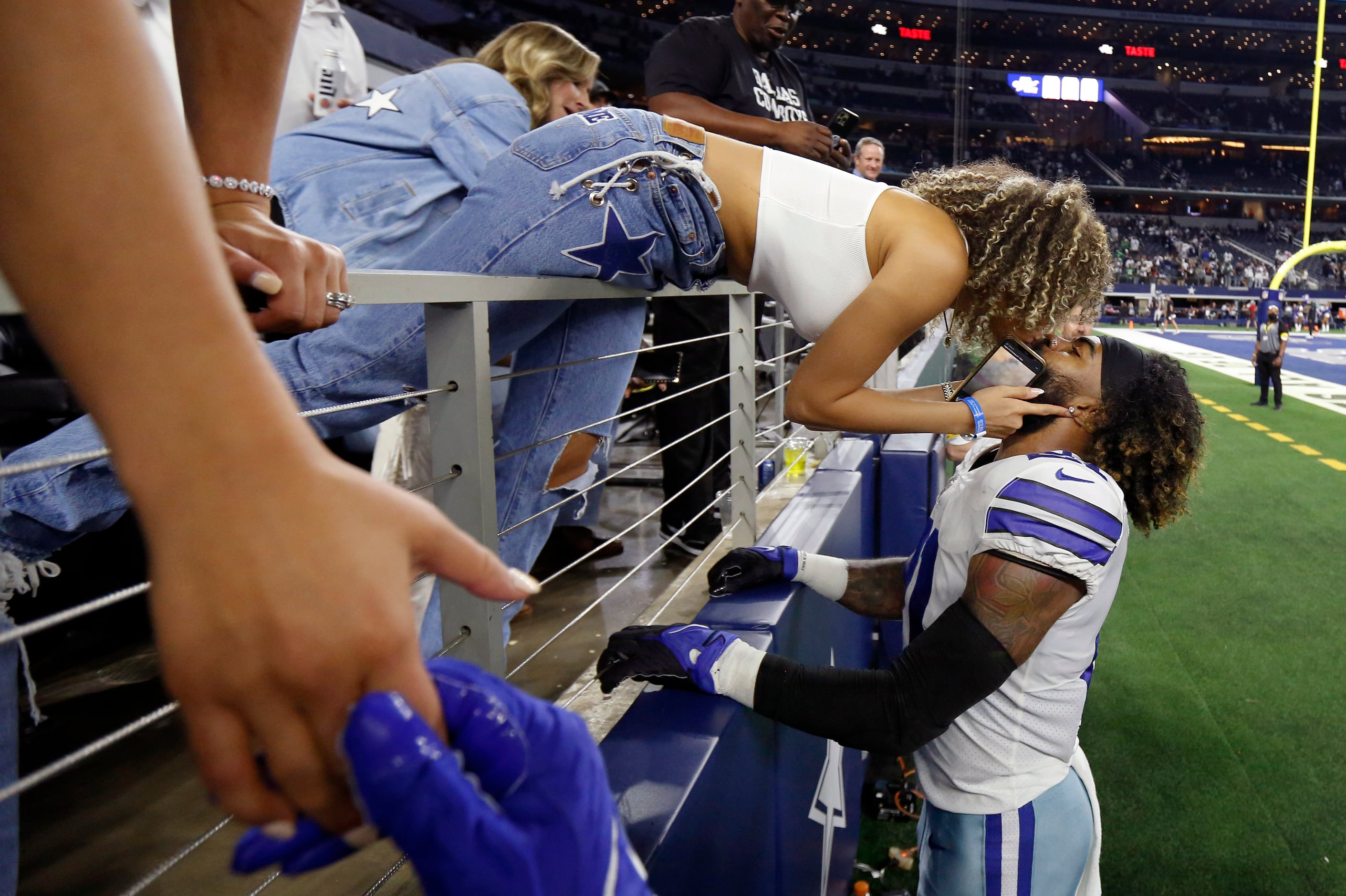 Arlington, United States. 24th Dec, 2022. Dallas Cowboys CeeDee Lamb makes  a 36-yard touchdown catch against the Philadelphia Eagles during their NFL  game at AT&T Stadium in Arlington, Texas on Saturday, December