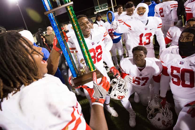 The Duncanville Panthers celebrate their victory after a District 7-6A matchup between...