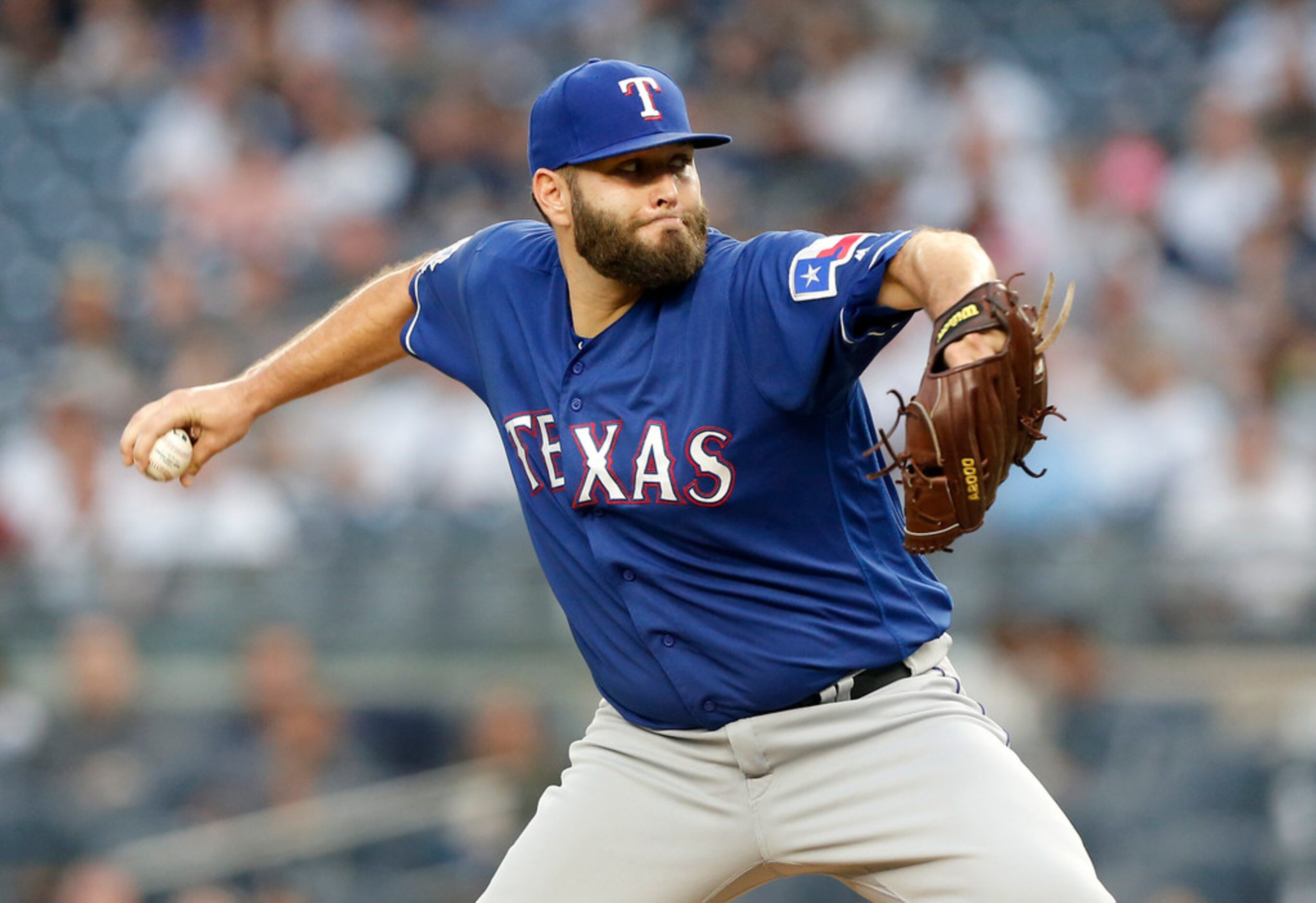 NEW YORK, NEW YORK - SEPTEMBER 04:   Lance Lynn #35 of the Texas Rangers pitches during the...