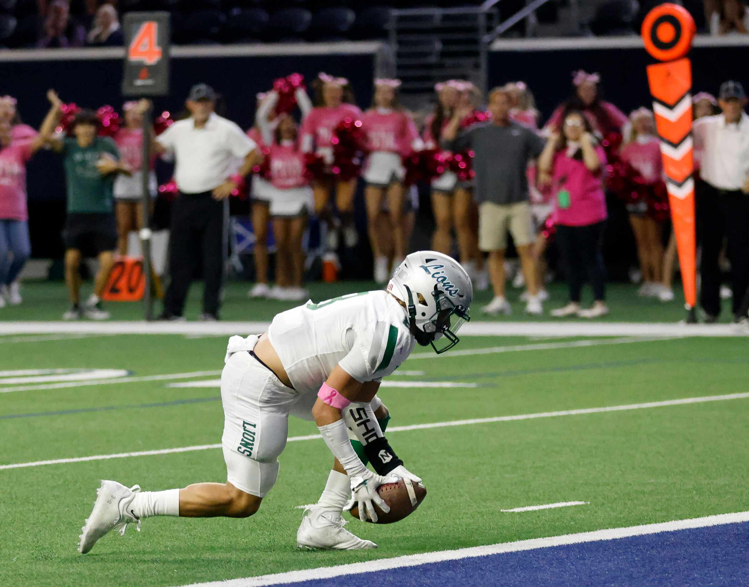 Frisco Reedy linebacker Josef Fuksa (8) picks up his blocked punt and steps into the end...