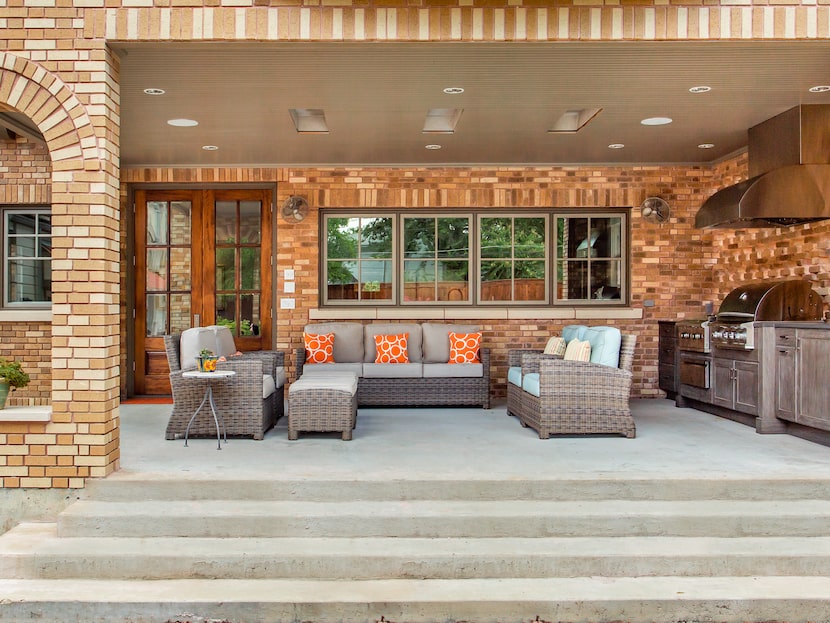 Outdoor living area with kitchen