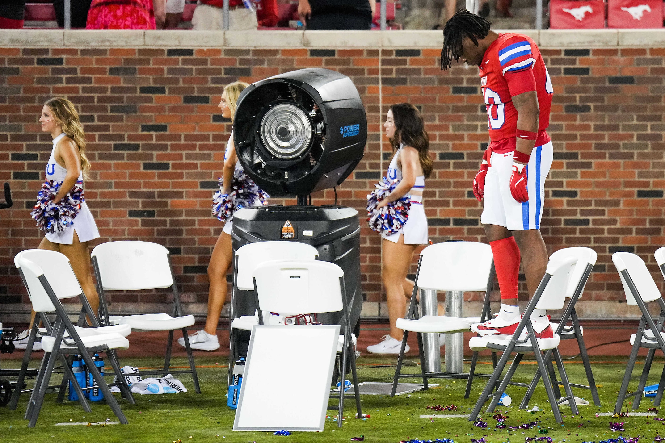 SMU linebacker Tarian Lee Jr. (40) reacts on the bench after a 18-15 loss to BYU in an NCAA...