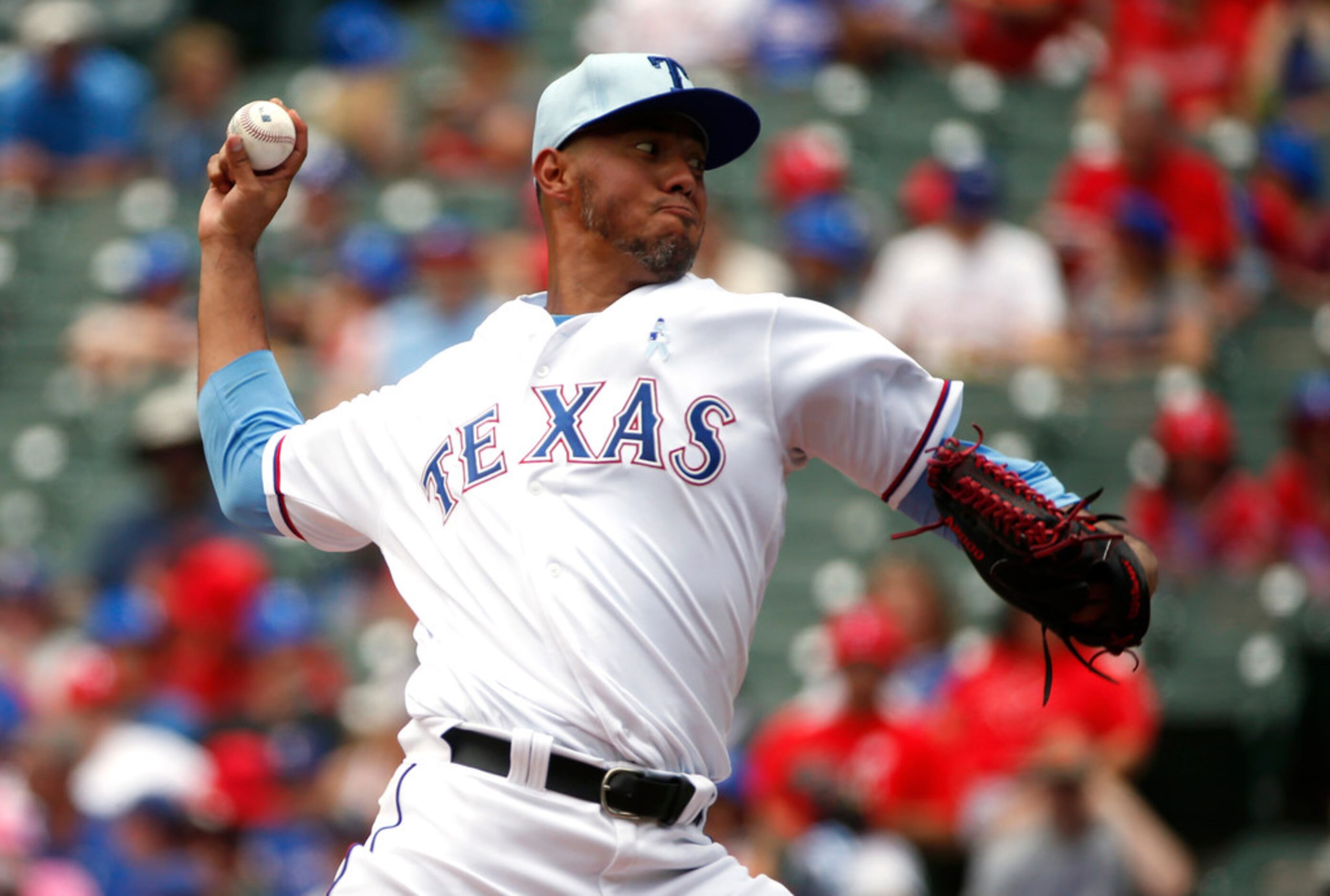 Former Ranger Ian Kinsler dons Israel baseball jersey for ALCS Game 3  ceremonial first pitch