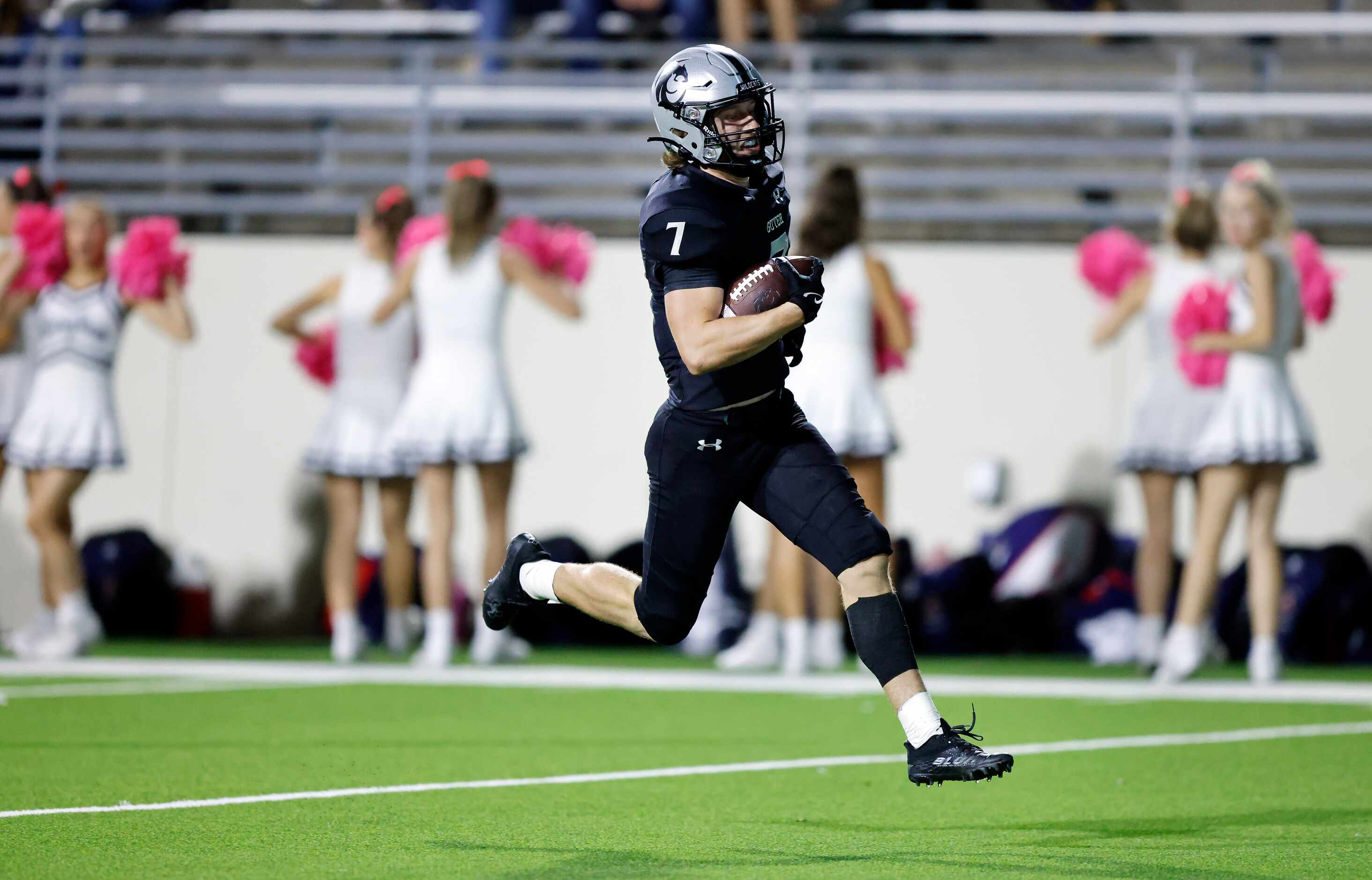 Denton Guyer receiver Landon Sides (7) races in for an easy touchdown during the fourth...