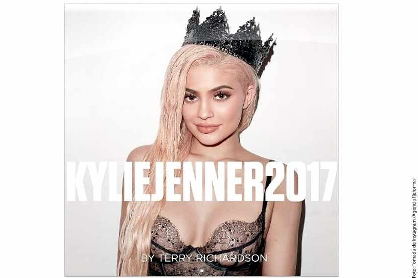 Las imágenes del almanaque de Kylie Jenner (foto) fueron captadas por el fotógrafo Terry...
