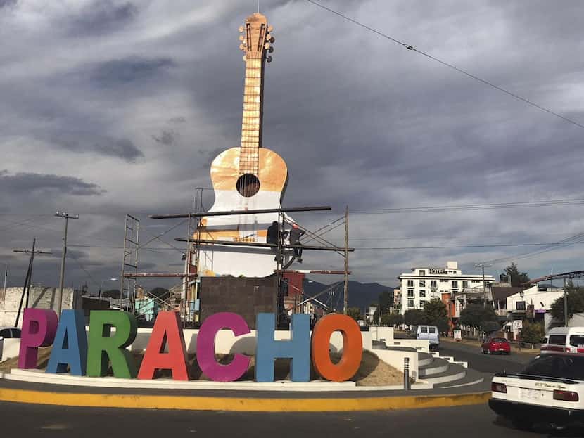 La película de Pixar ‘Coco’ ha impulsado la economía de Paracho, un pueblo de fabricantes de...