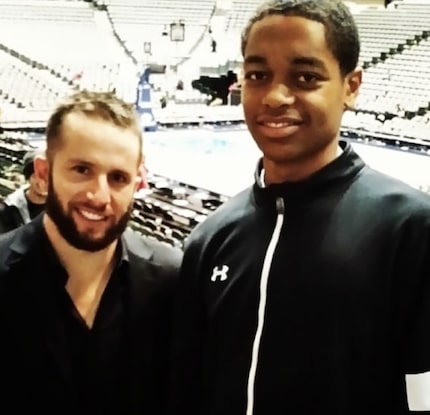 P.J. Washington (right) poses for a photo with former Dallas Maverick J.J. Barea (left).