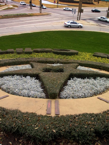 Las Colinas Flower Clock.