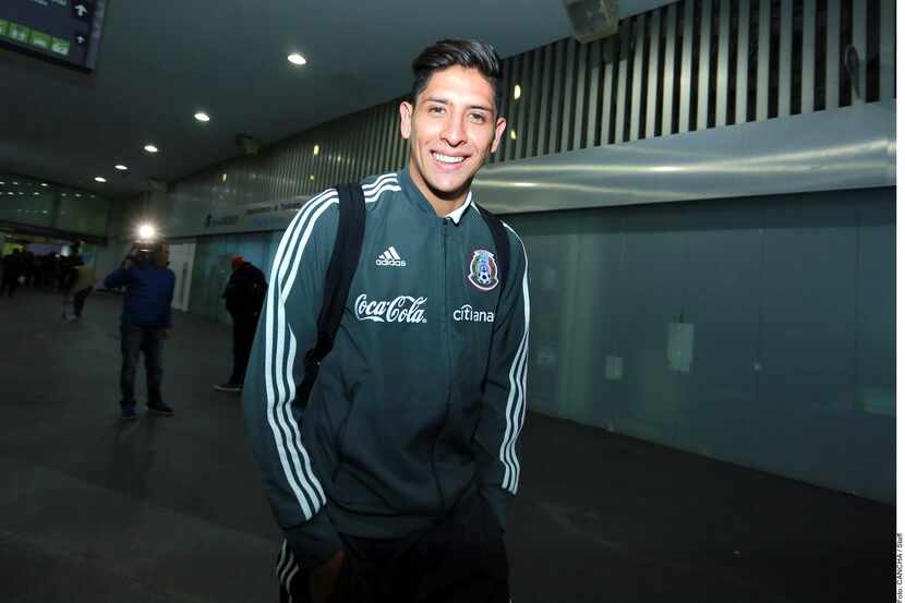 Edson Álvarez se lesionó durante el partido entre México y Venezuela en Atlanta. Foto...