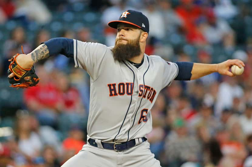 Houston Astros starting pitcher Dallas Keuchel (60) pitches during the Houston Astros vs....