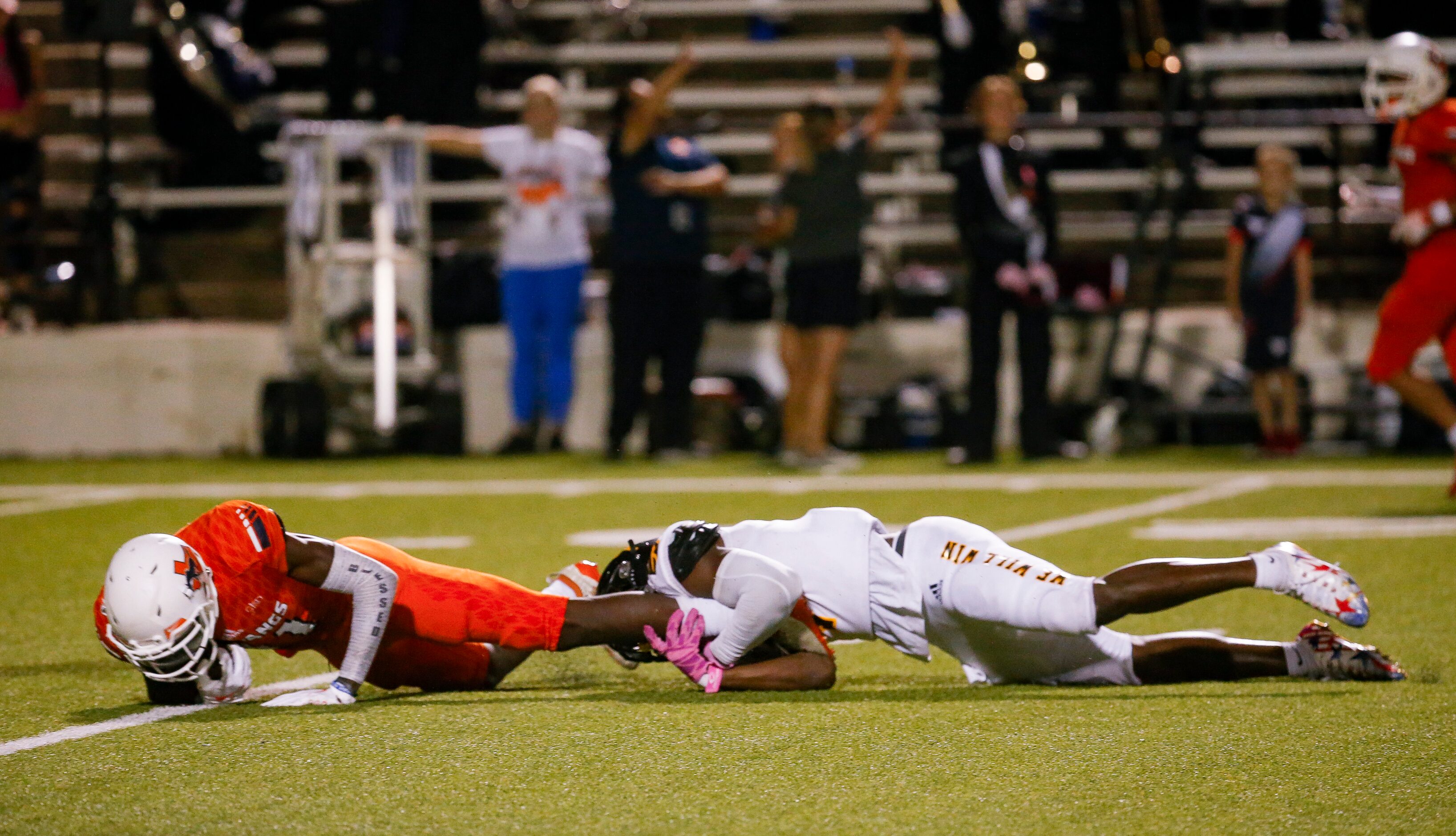 Garland’s DB Chace Biddle (7) tackles Sachse’s WR Jamari Harris (11) during the second half...