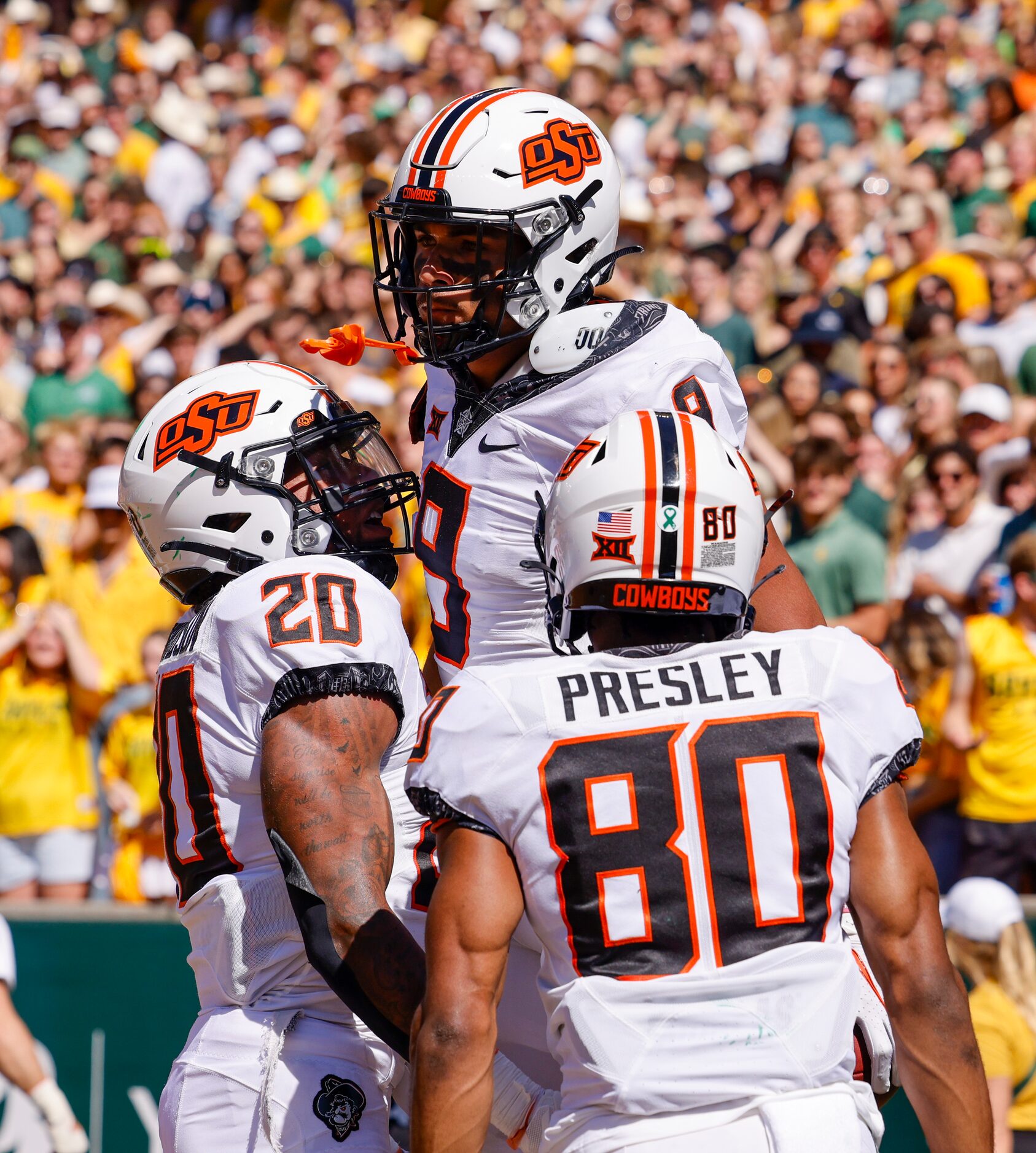 during the first half at McLane Stadium in Waco, Texas, Saturday, Oct. 1, 2022.