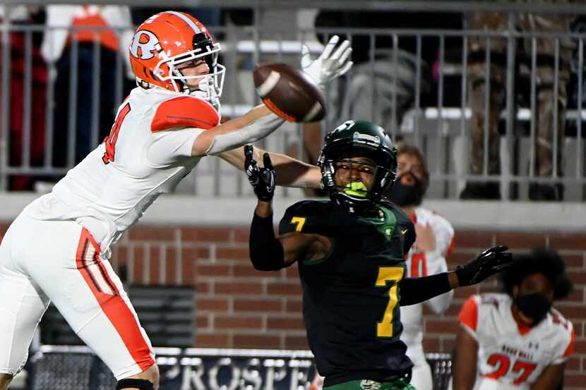 FILE — Rockwall’s Caden Marshall (14) can’t make the catch while defended by DeSoto’s Lathan...