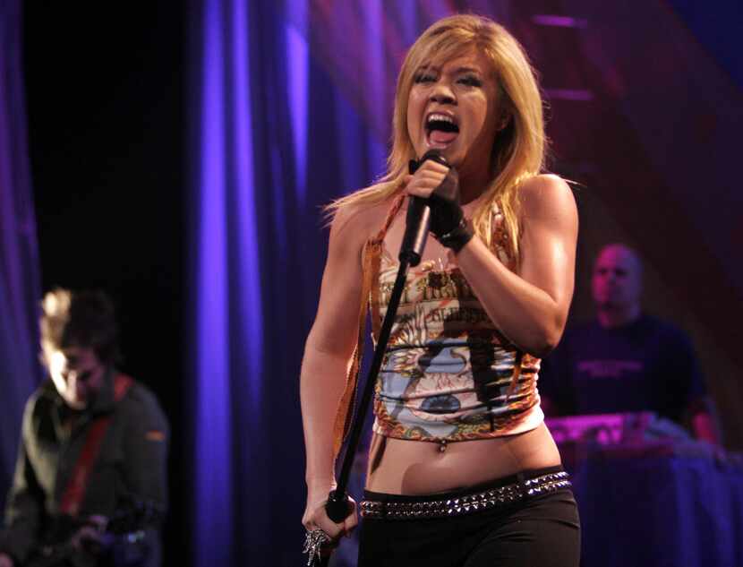 Kelly Clarkson in 2005