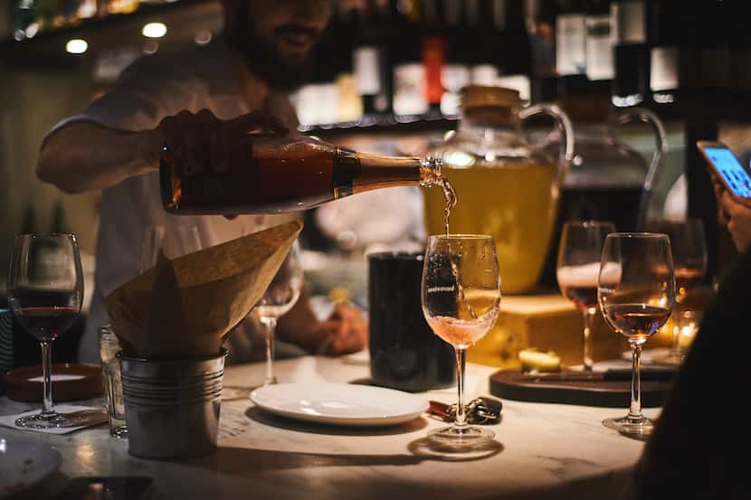 Barcelona Wine Bar abrió cerca del área Knox-Henderson en Dallas a finales de febrero de 2020.