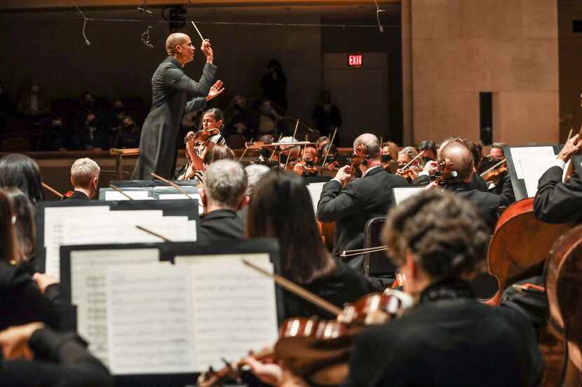 Kevin John Edusei conducts the Dallas Symphony Orchestra at the Meyerson Symphony Center in...
