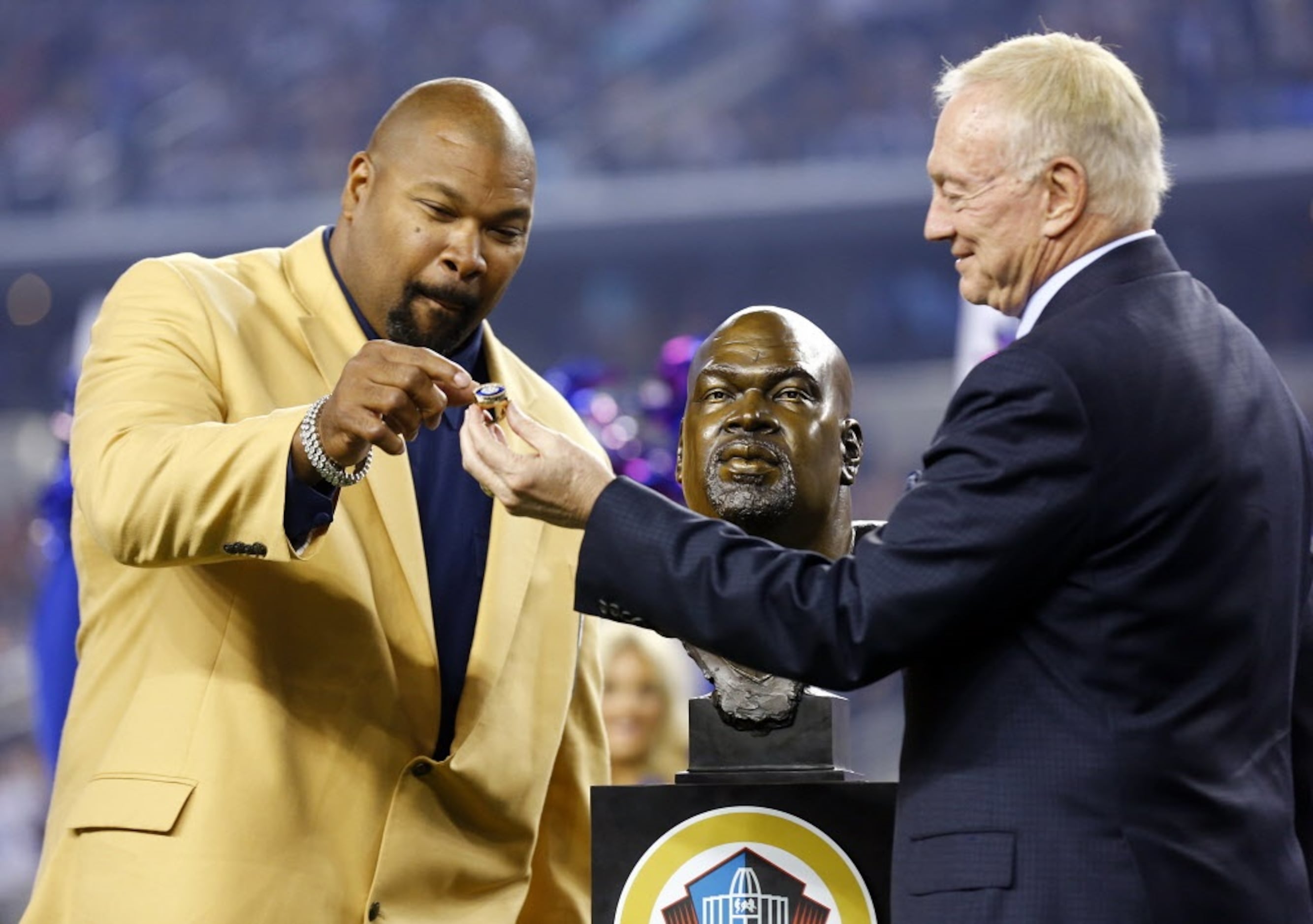 Larry Allen beats out Brett Favre for greatest second-round draft pick of  all-time