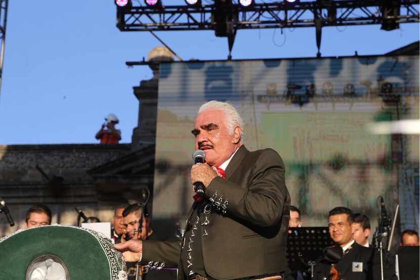 El cantante Vicente Fernández ha cumplido 24 días en terapia intensiva el 30 de agosto de 2021.