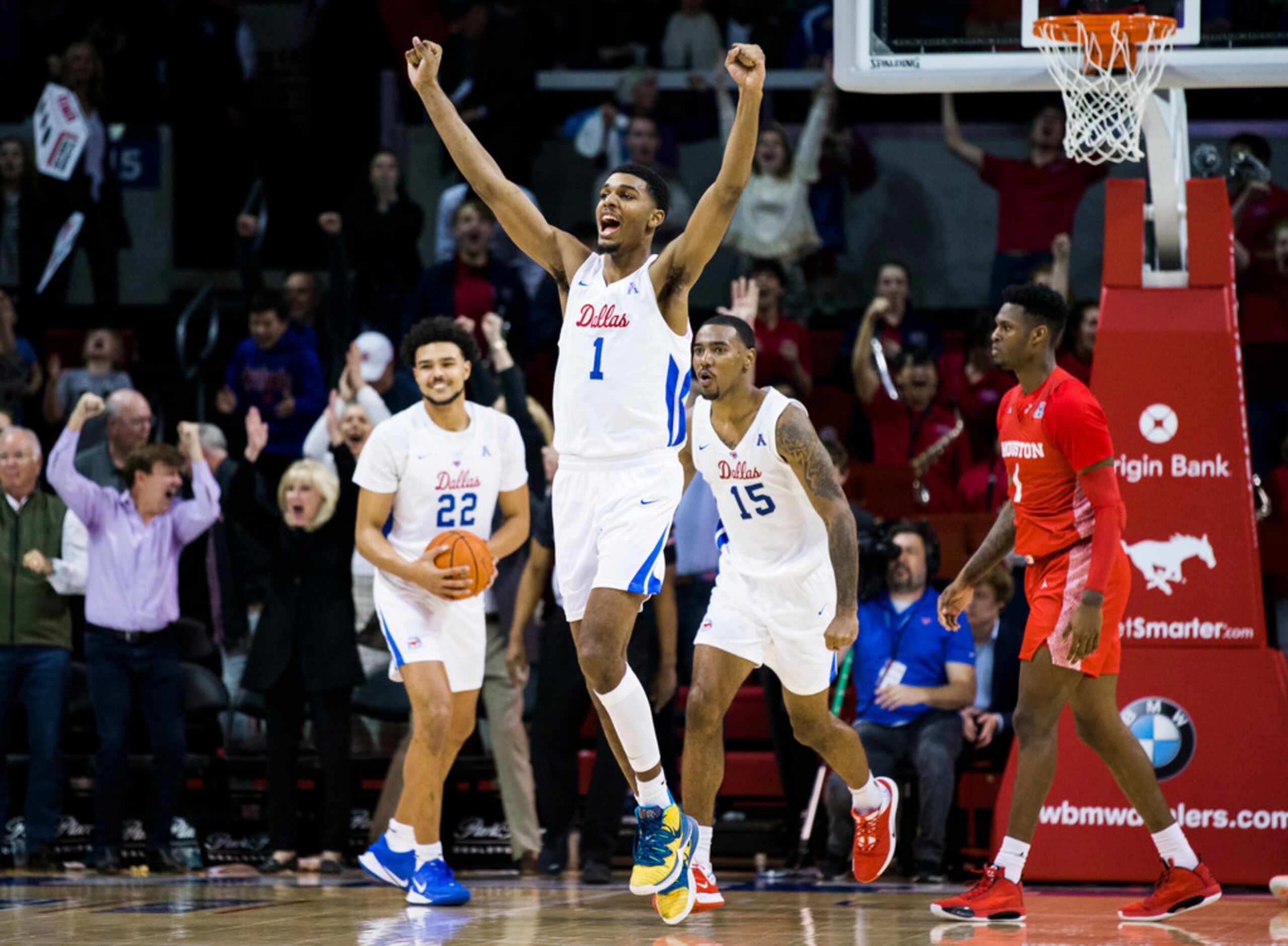 Southern Methodist Mustangs forward Feron Hunt (1) celebrates after a 73-72 win over the...