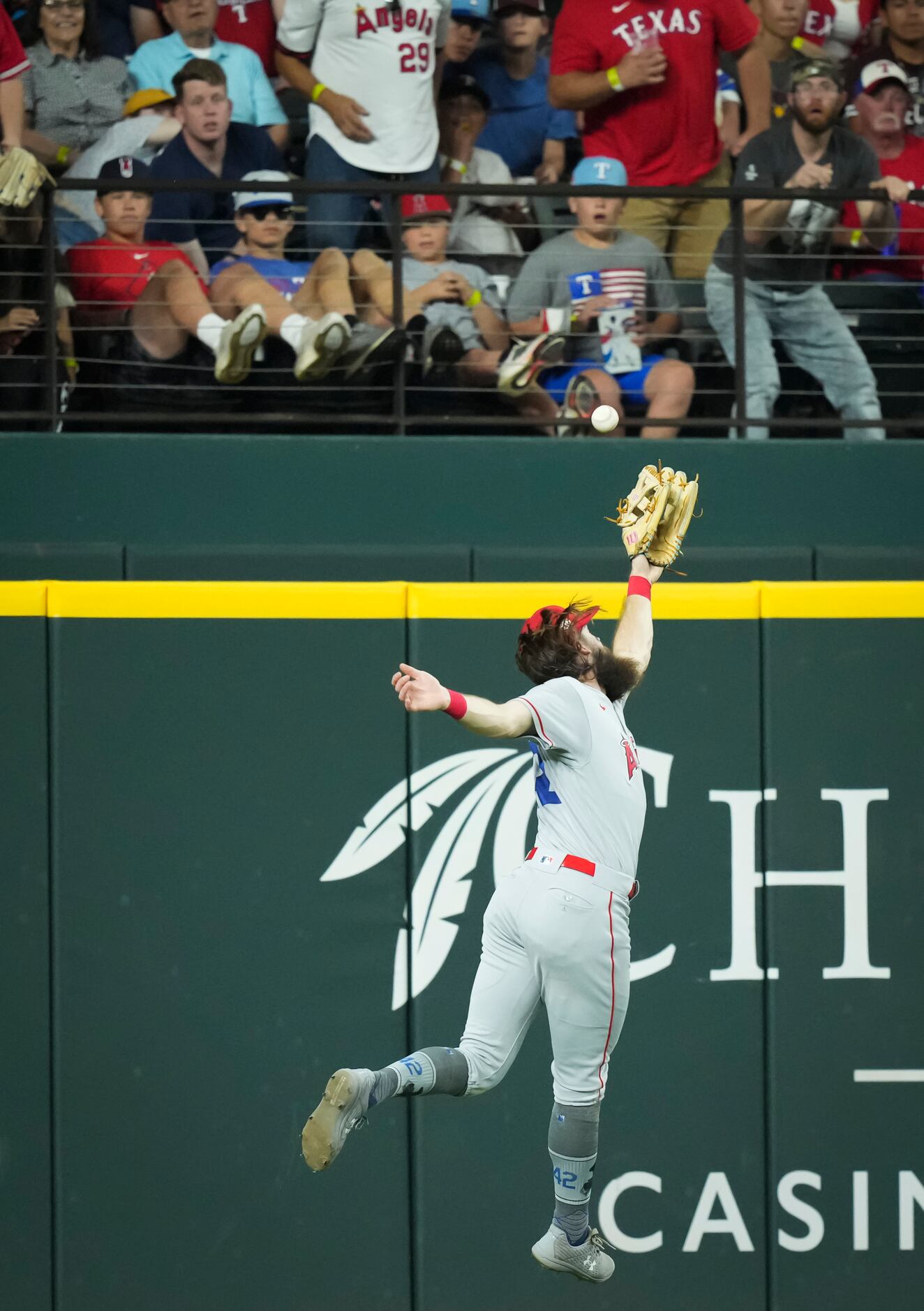 Opal Lee threw out first pitch for Texas Rangers on Jackie Robinson Day